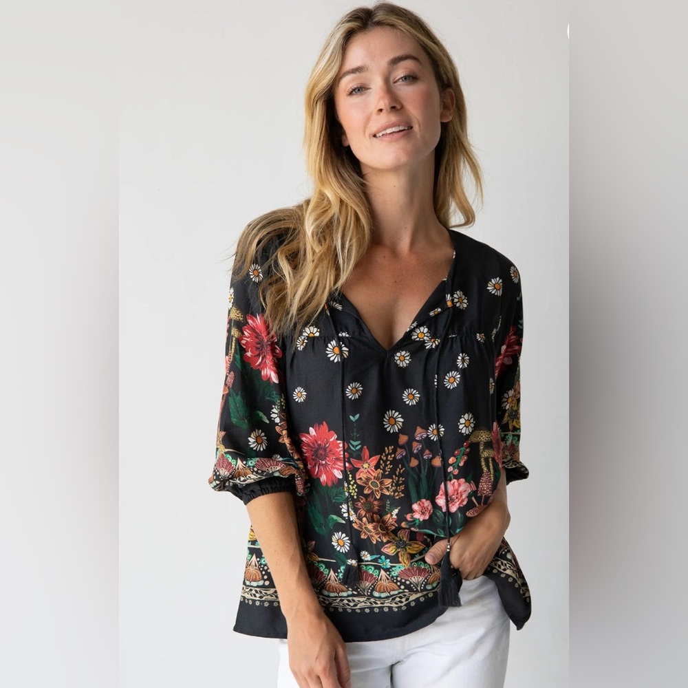NATURAL LIFE Floral Black Blouse